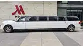 Lincoln Navigator SUV limousine3
